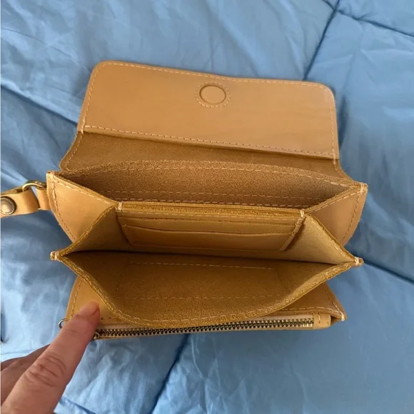 Portland Leather Lily Wristlet in champagne - Picture 4 of 4